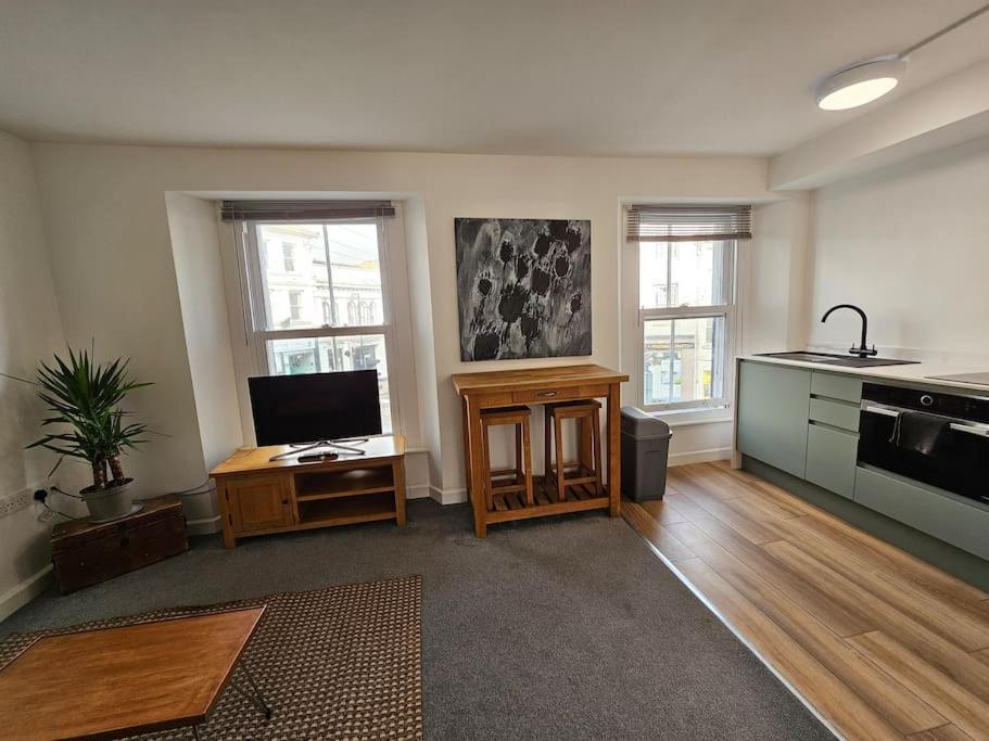 Beautiful And Bright !! Town/Harbour Apartment #1 Penzance Kültér fotó